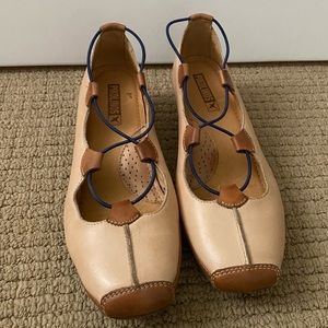 Pikolinos Gandía Beige Shoes NWOT